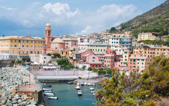 Vista del porto di Genova